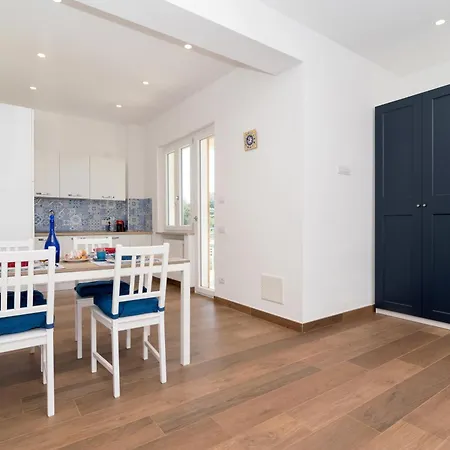 Due Golfi Apartment *